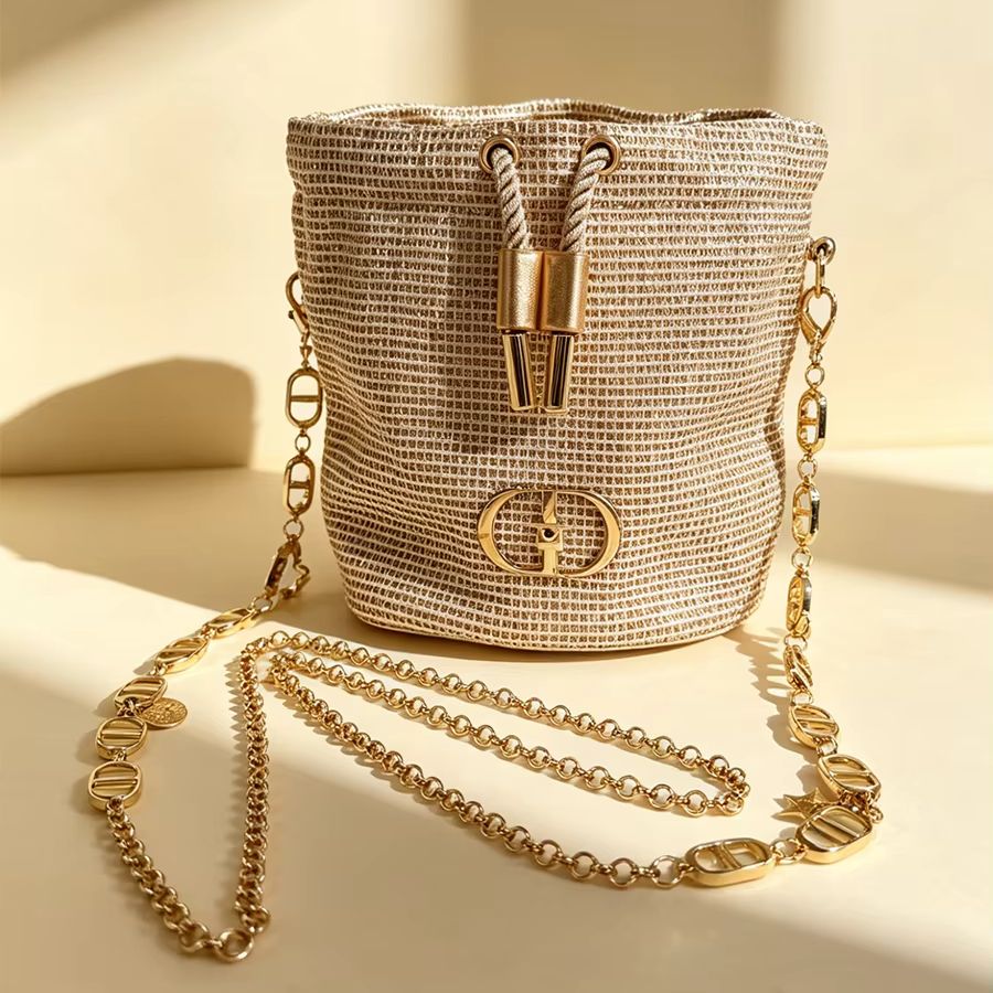 Beauty Makeup Dior - Dior’s bag Sparkling Woven Texture Bucket
