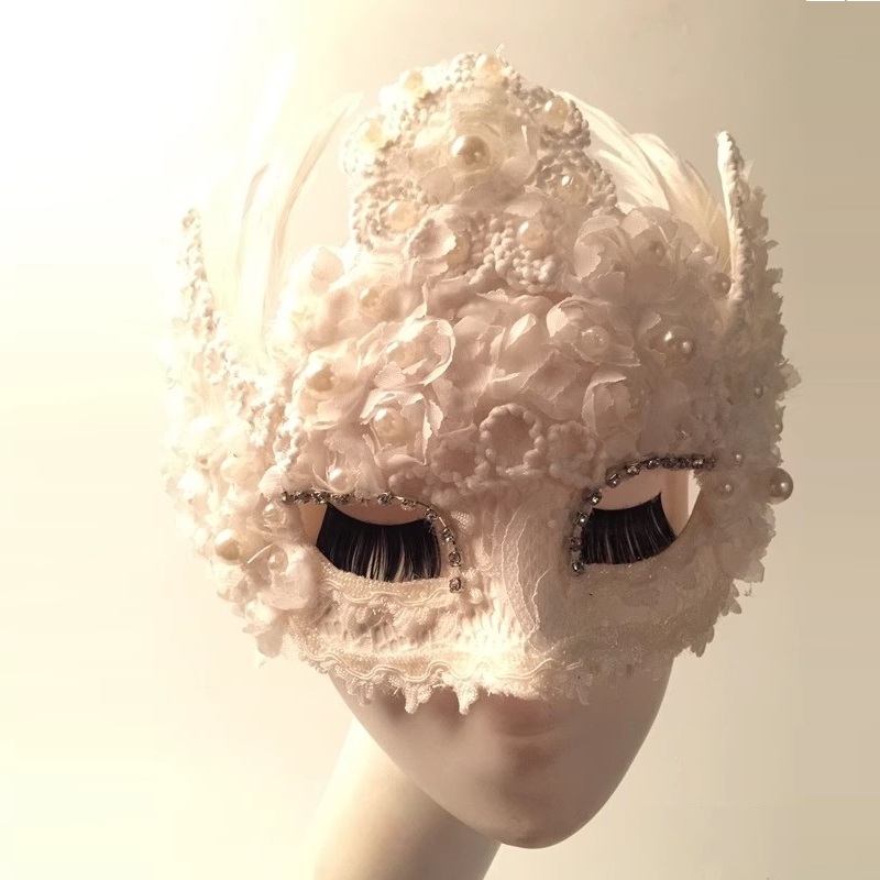 Beauty Halloween Makeup - Beauty Makeup Ball White Feather Lace