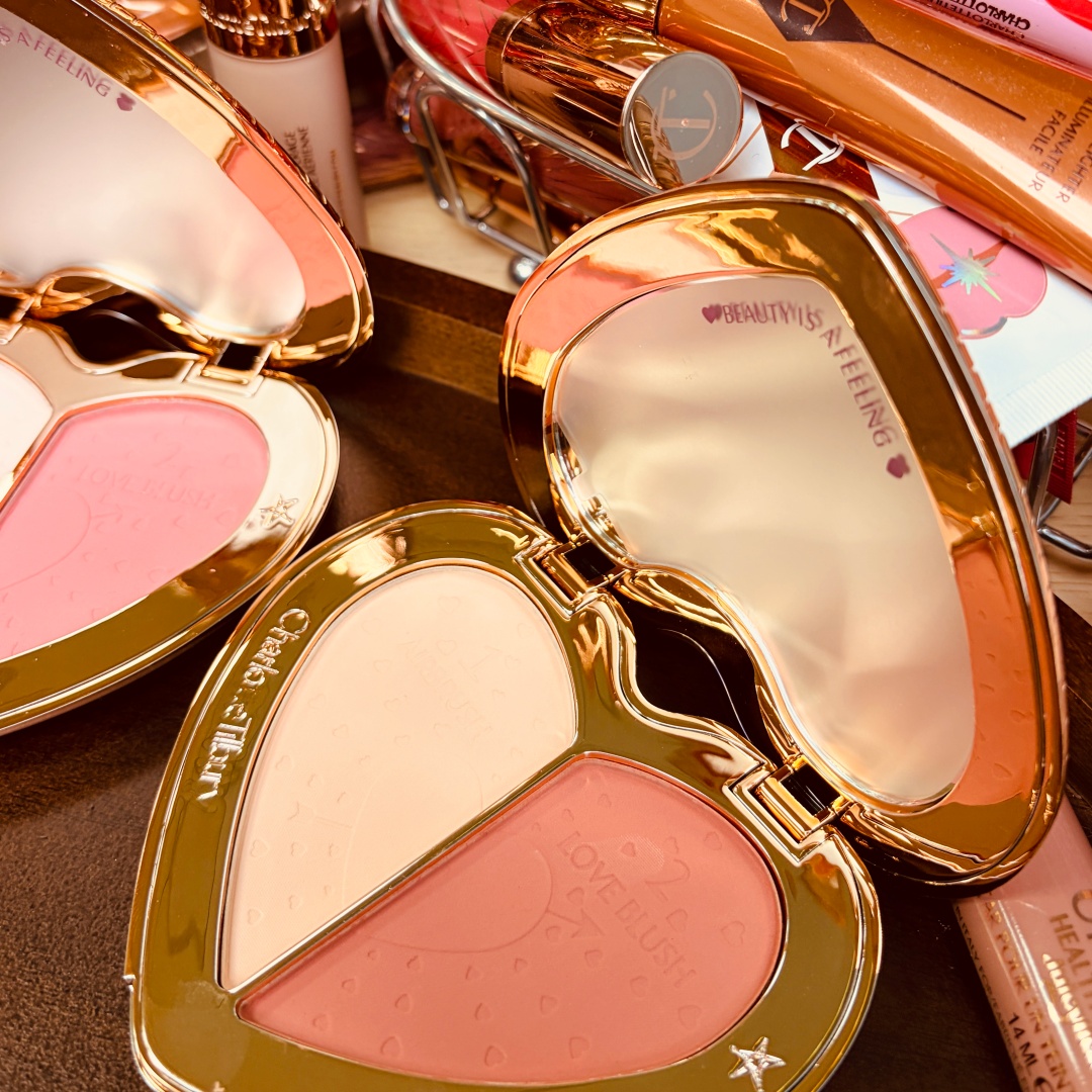 CT Lip Gloss High Shine Plumpi - огляд і ціна Concealer Full Coverage