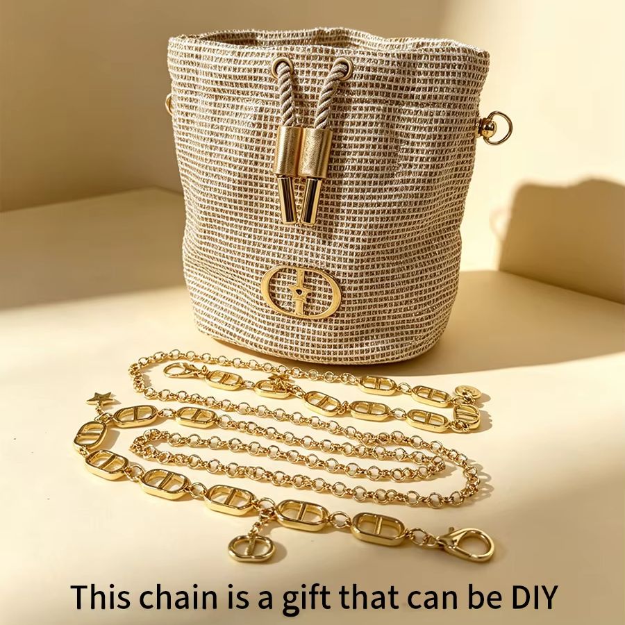 Dior’s bag Sparkling Woven Tex - огляд і ціна Beauty Makeup Dior