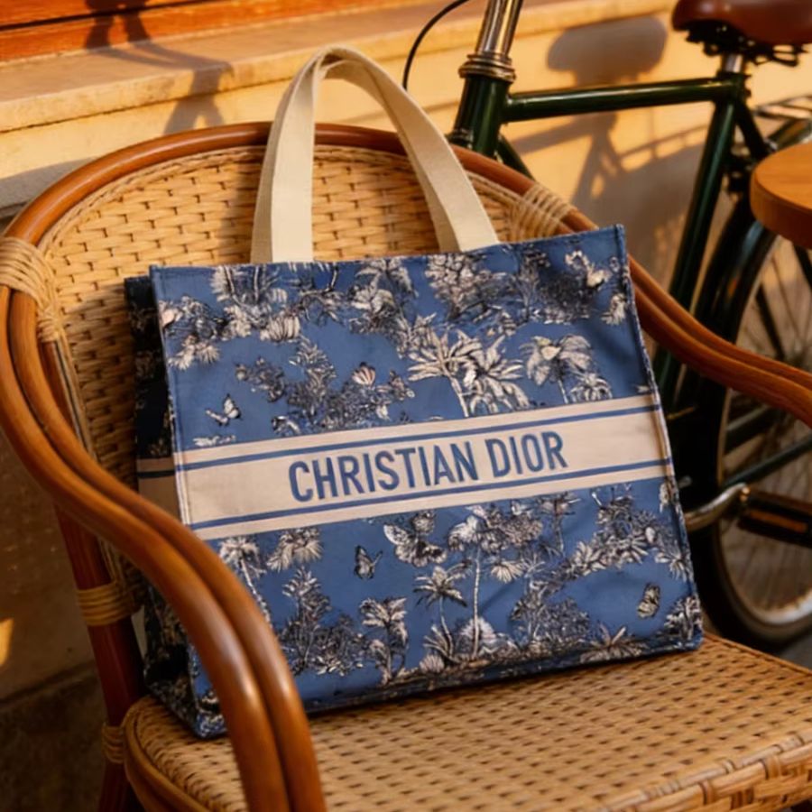 Dior’s bag Luxury Custom Blue  - огляд і ціна Beauty Makeup Dior
