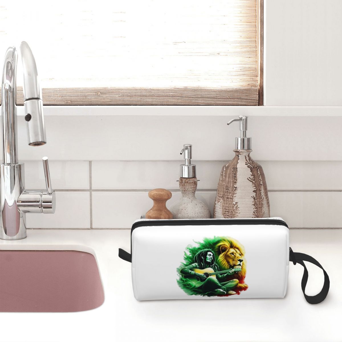 Bob Marley One Love Makeup Bag - огляд і ціна Beauty Love Makeup