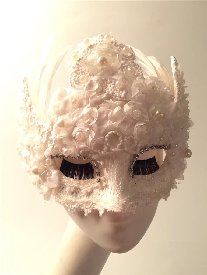 Beauty Makeup Ball White Feath - огляд і ціна Beauty Halloween Makeup