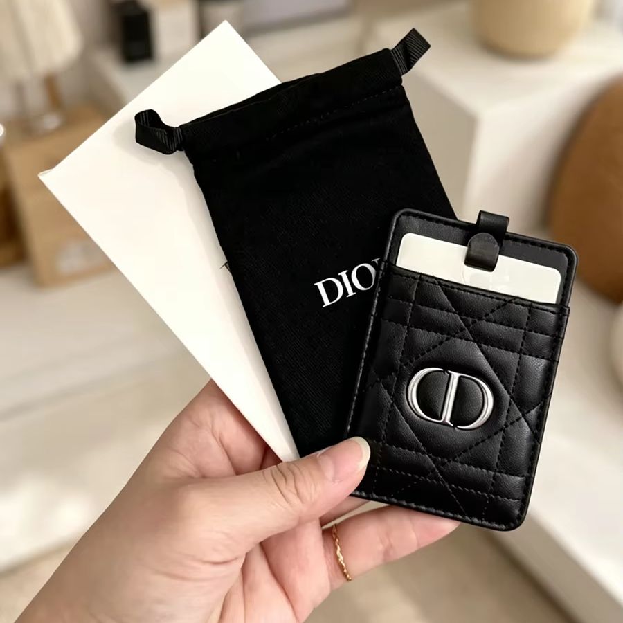 Dior Dior’s Bag Multi-function - огляд і ціна Beauty Makeup Dior